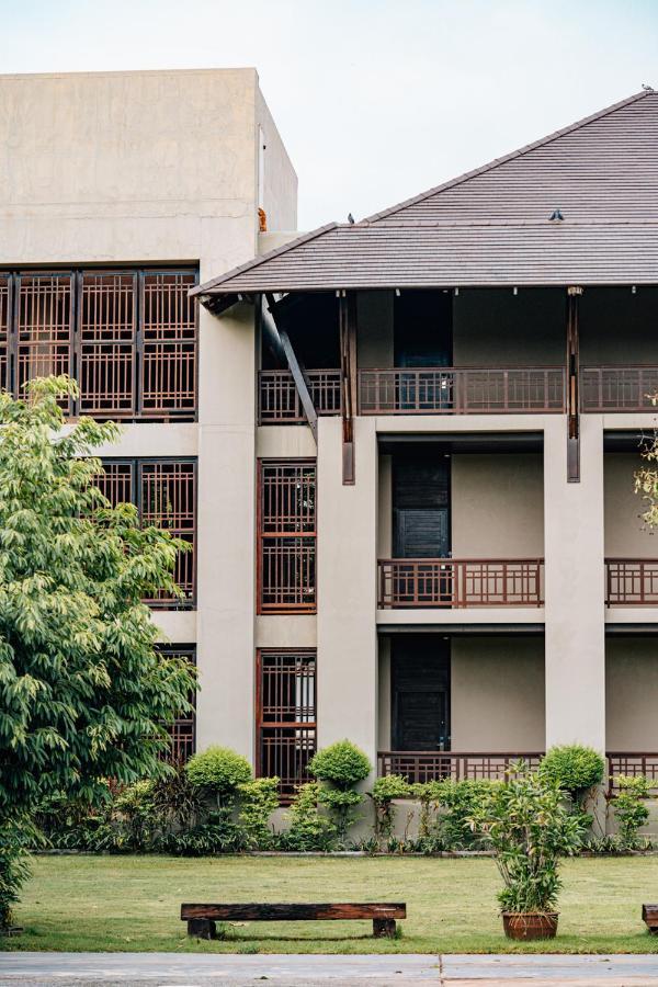 Inpawa Hotel Ban Phai Exterior photo
